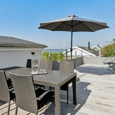 Summer House With Sea View In Ferienhaus *