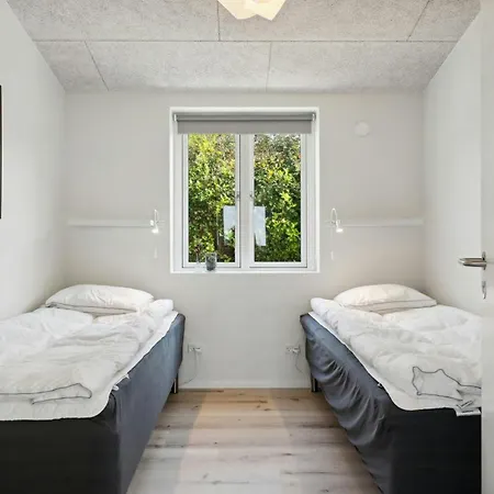 Hébergement de vacances Summer House With Sea View In *