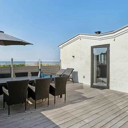 Hébergement de vacances Summer House With Sea View In